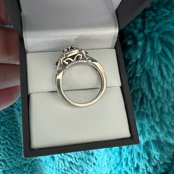 Blue & White Diamond Promise Ring - Picture 4 of 14